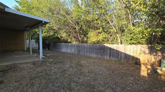 5256 Chessie Circle, Haltom City, TX 76137