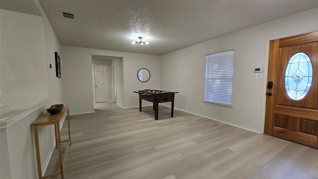 5256 Chessie Circle, Haltom City, TX 76137