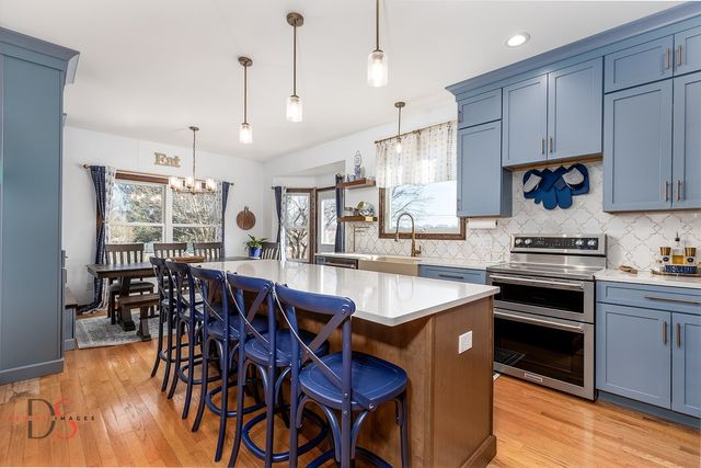 597 Redhorse Court, Yorkville, IL 60560