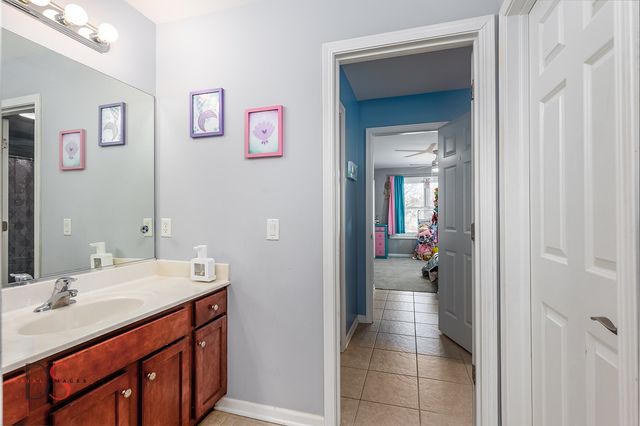 597 Redhorse Court, Yorkville, IL 60560