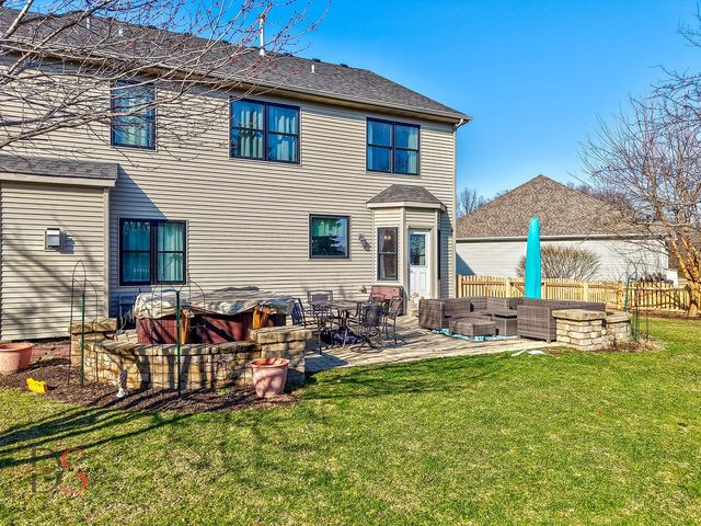 597 Redhorse Court, Yorkville, IL 60560