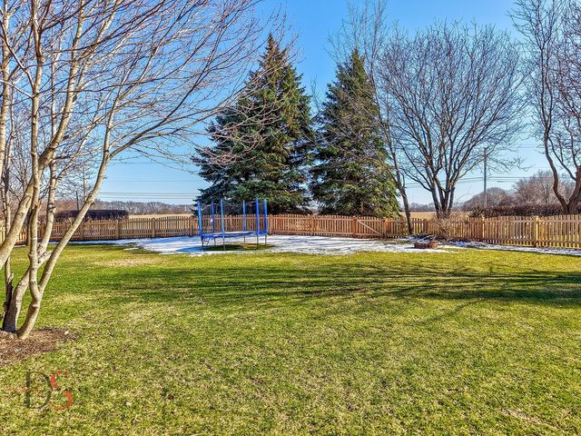 597 Redhorse Court, Yorkville, IL 60560