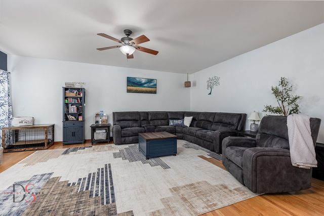 597 Redhorse Court, Yorkville, IL 60560