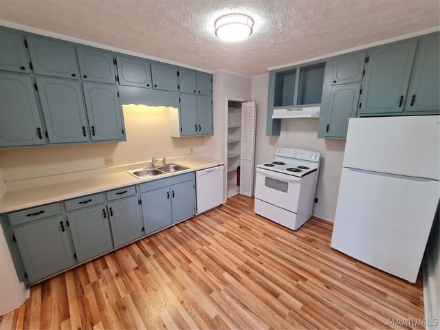 2113 BREWTON Street, Montgomery, AL 36107