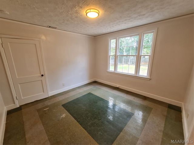 2113 BREWTON Street, Montgomery, AL 36107