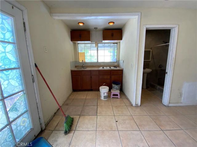 6350 Myrtle Avenue, Long Beach, CA 90805
