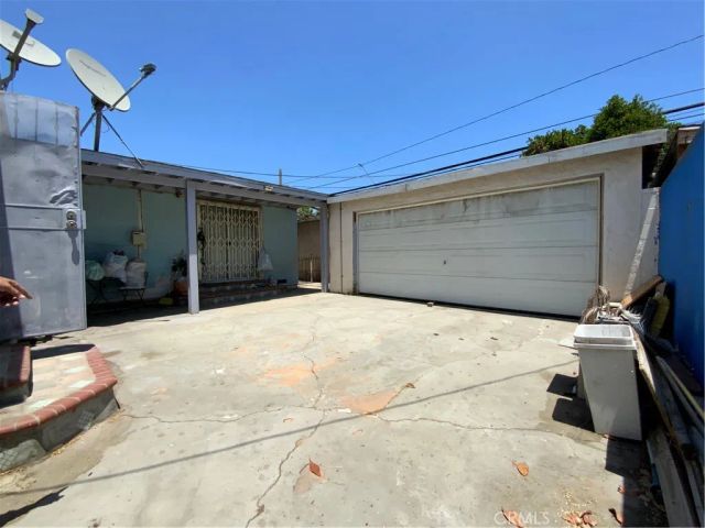 6350 Myrtle Avenue, Long Beach, CA 90805