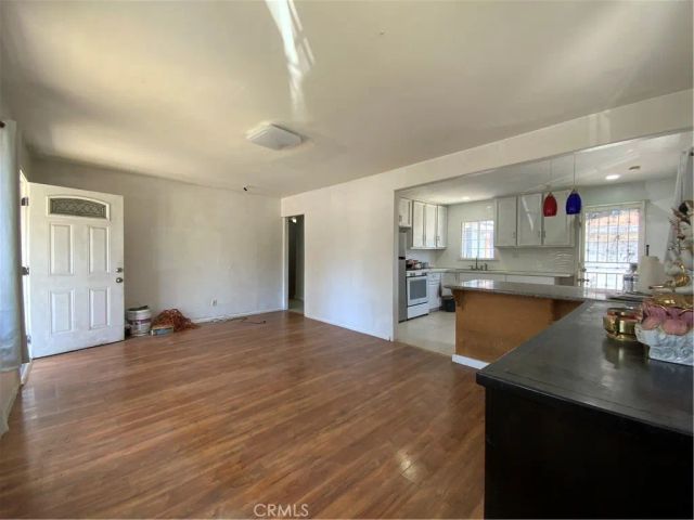 6350 Myrtle Avenue, Long Beach, CA 90805