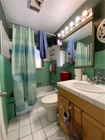 6350 Myrtle Avenue, Long Beach, CA 90805