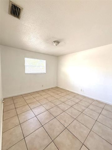 2721 Avenue D4, Riviera Beach, FL 33404