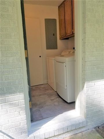 2467 Woodside Way, Atlanta, GA 30341