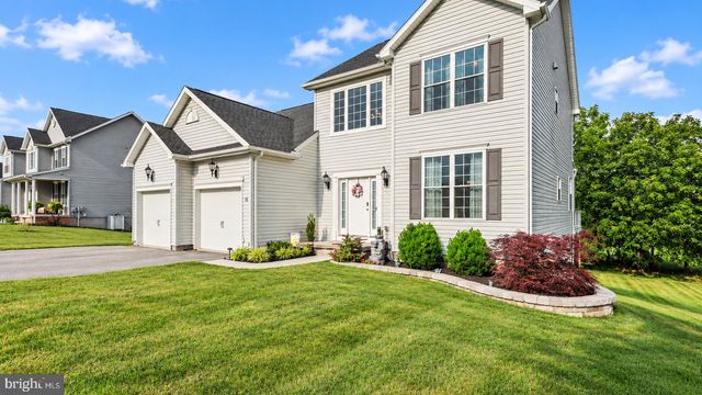 15 CANTERA WAY, Hanover, PA 17331