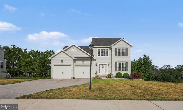 15 CANTERA WAY, Hanover, PA 17331
