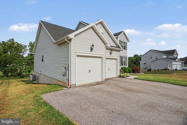 15 CANTERA WAY, Hanover, PA 17331