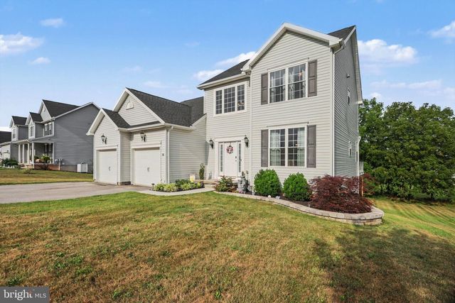 15 CANTERA WAY, Hanover, PA 17331