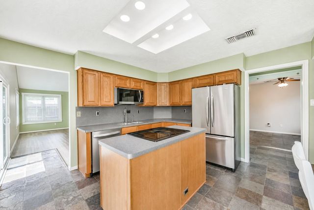 16802 Hartwood Way, Houston, TX 77058