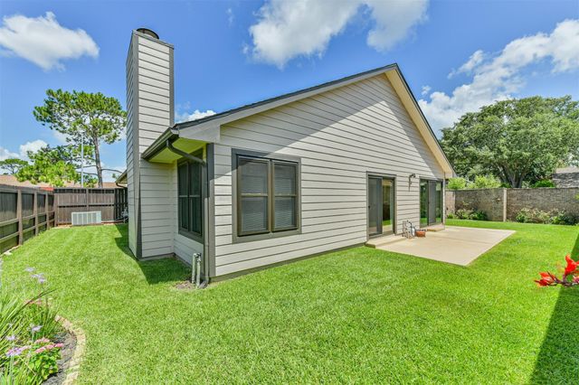 16802 Hartwood Way, Houston, TX 77058