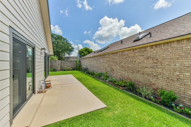16802 Hartwood Way, Houston, TX 77058