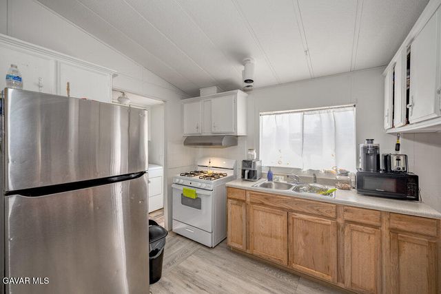 1120 Harold Ash Avenue, Palmdale, CA 93550