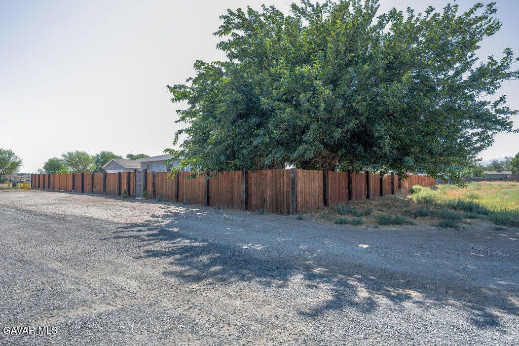 1120 Harold Ash Avenue, Palmdale, CA 93550