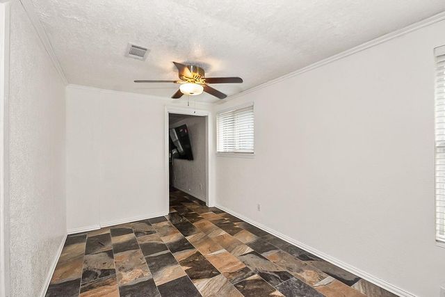 4415 W Bayshore Drive, Bacliff, TX 77518