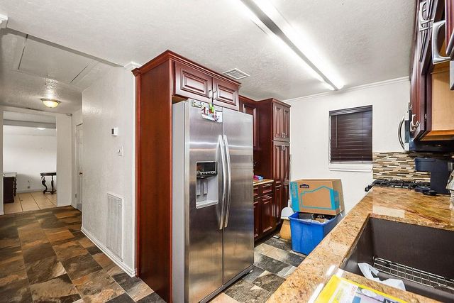 4415 W Bayshore Drive, Bacliff, TX 77518