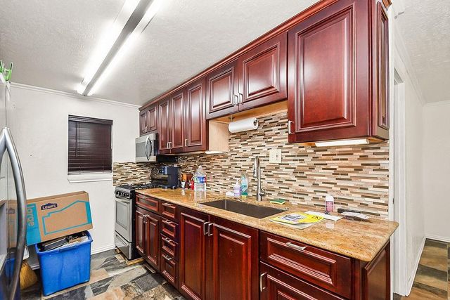 4415 W Bayshore Drive, Bacliff, TX 77518