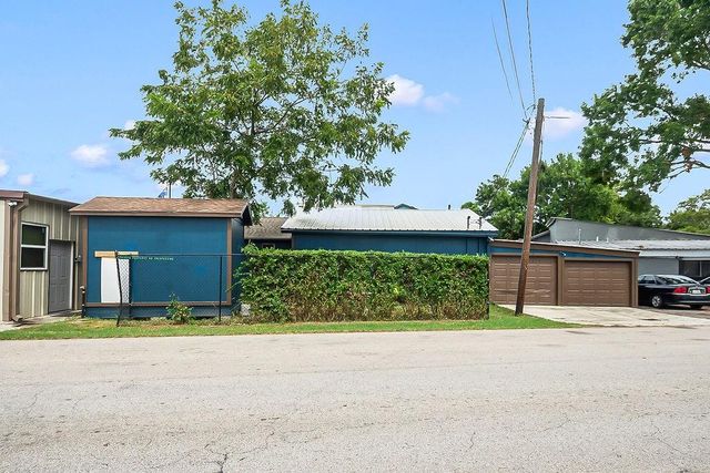 4415 W Bayshore Drive, Bacliff, TX 77518