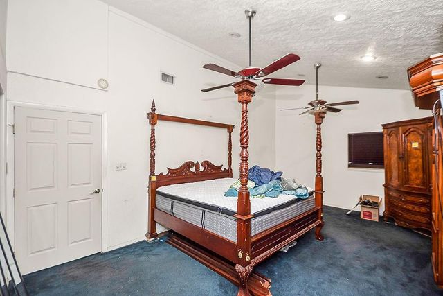 4415 W Bayshore Drive, Bacliff, TX 77518