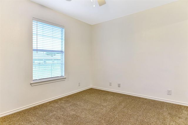 1026 W Coffin Street 102, Denison, TX 75020