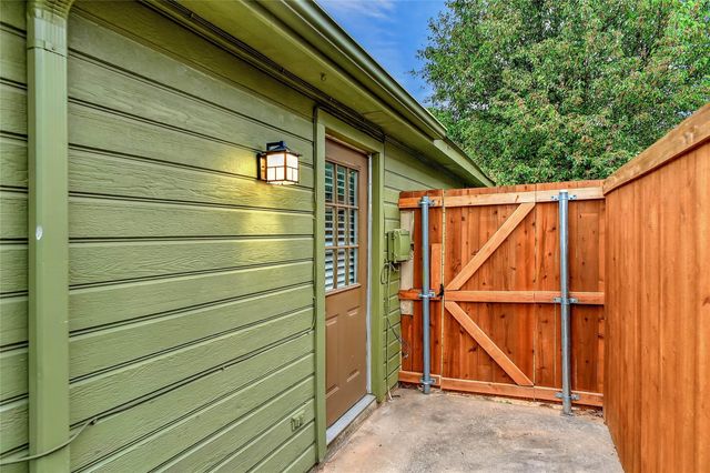 1026 W Coffin Street 102, Denison, TX 75020