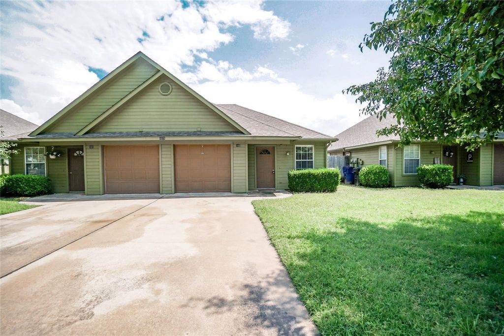1026 W Coffin Street 102, Denison, TX 75020