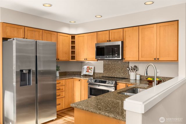 3541 252nd Place SE, Sammamish, WA 98029