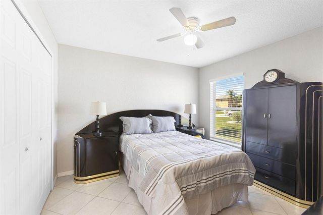861 SE Cavern Avenue, Port St. Lucie, FL 34983