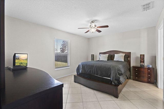 861 SE Cavern Avenue, Port St. Lucie, FL 34983