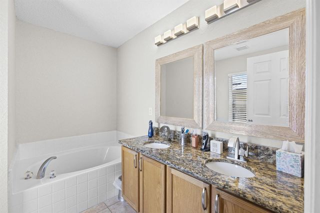 861 SE Cavern Avenue, Port St. Lucie, FL 34983