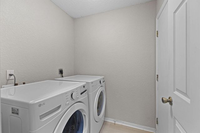 861 SE Cavern Avenue, Port St. Lucie, FL 34983