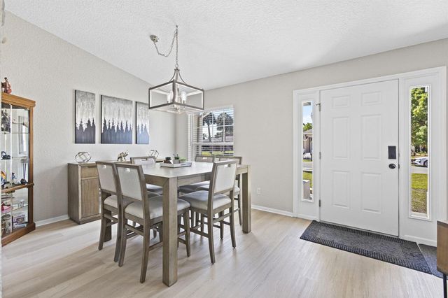 861 SE Cavern Avenue, Port St. Lucie, FL 34983