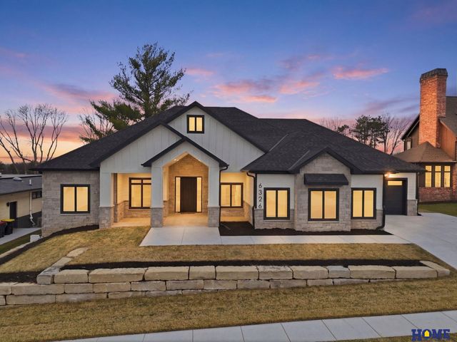 6326 Carveth Court, Lincoln, NE 68516