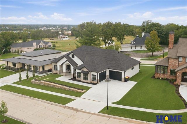 6326 Carveth Court, Lincoln, NE 68516