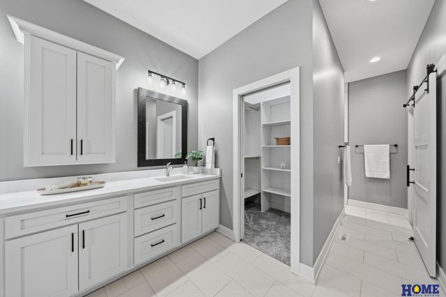 6326 Carveth Court, Lincoln, NE 68516