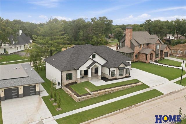 6326 Carveth Court, Lincoln, NE 68516