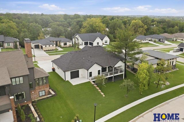 6326 Carveth Court, Lincoln, NE 68516
