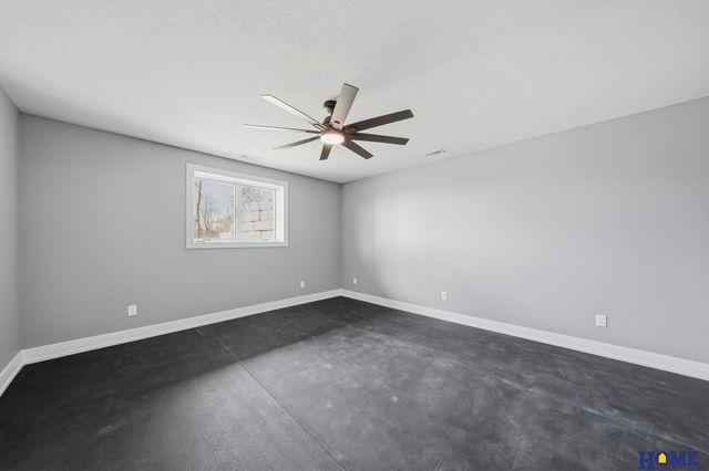 6326 Carveth Court, Lincoln, NE 68516