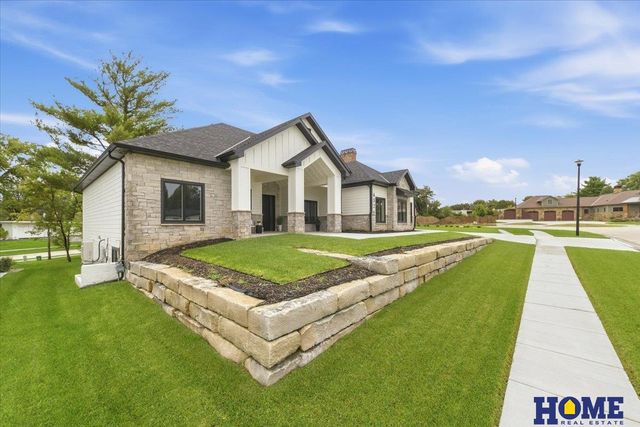 6326 Carveth Court, Lincoln, NE 68516