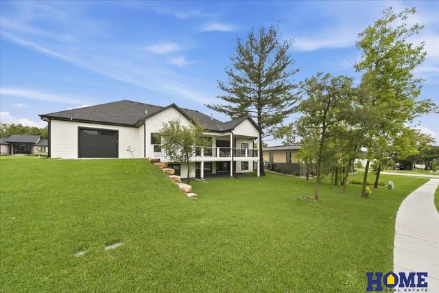 6326 Carveth Court, Lincoln, NE 68516