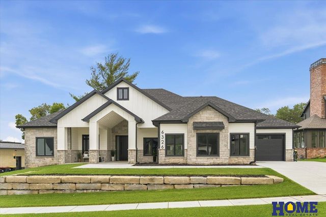6326 Carveth Court, Lincoln, NE 68516