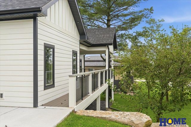 6326 Carveth Court, Lincoln, NE 68516