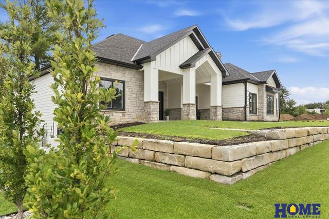 6326 Carveth Court, Lincoln, NE 68516
