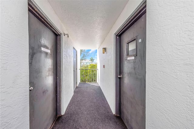 19111 VISTA BAY DRIVE 304, Indian Shores, FL 33785